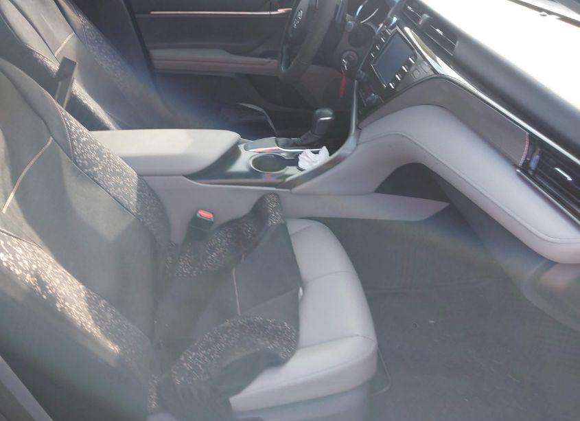Photo 5 of 2019 Toyota Camry SE (VIN 4T1B11HK0KU785886)