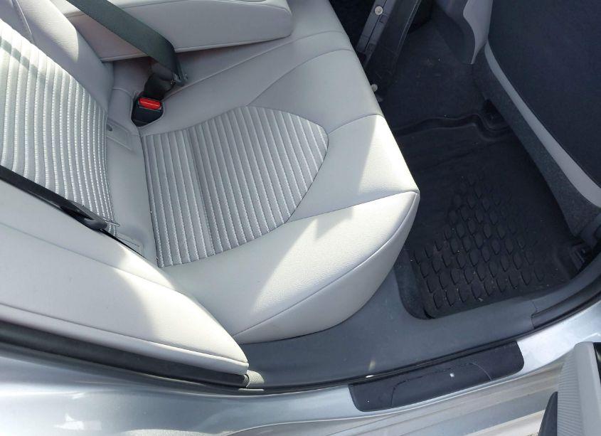 Photo 8 of 2019 Toyota Camry SE (VIN 4T1B11HK0KU785886)