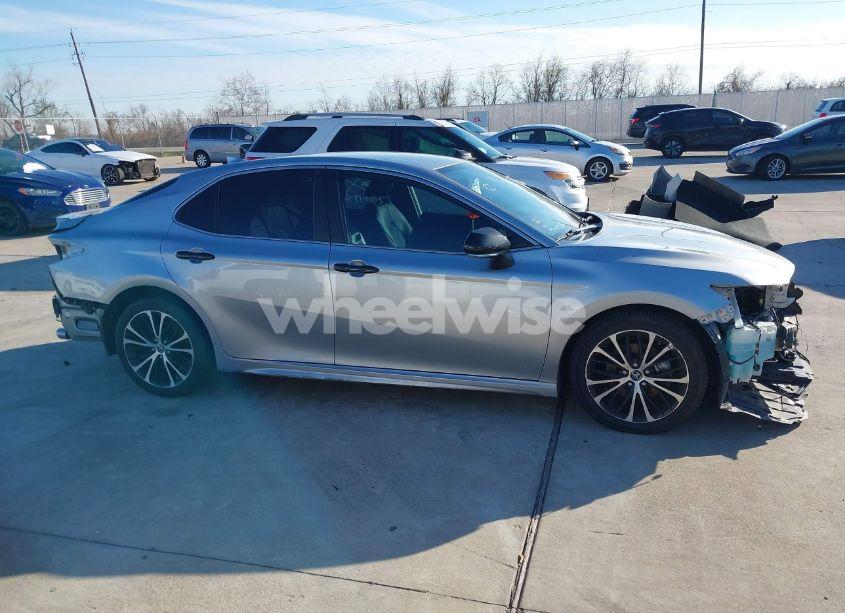 Photo 13 of 2019 Toyota Camry SE (VIN 4T1B11HK0KU787685)