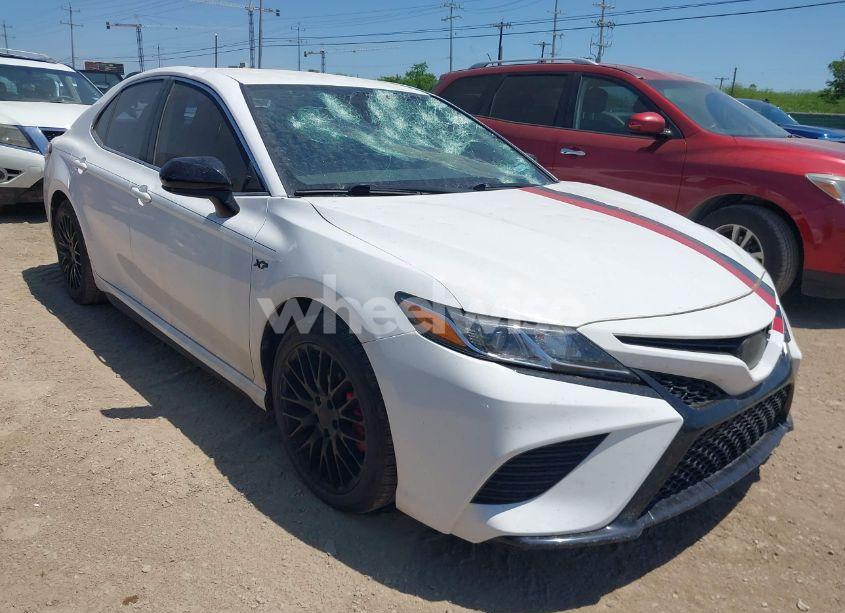 2019 Toyota Camry SE (VIN 4T1B11HK0KU809605) main photo