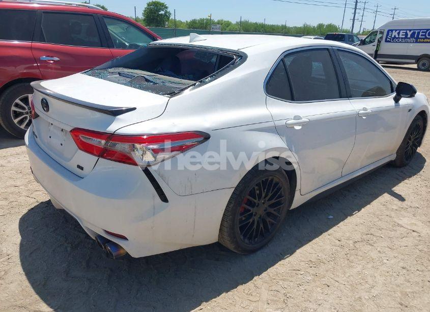 Photo 4 of 2019 Toyota Camry SE (VIN 4T1B11HK0KU809605)