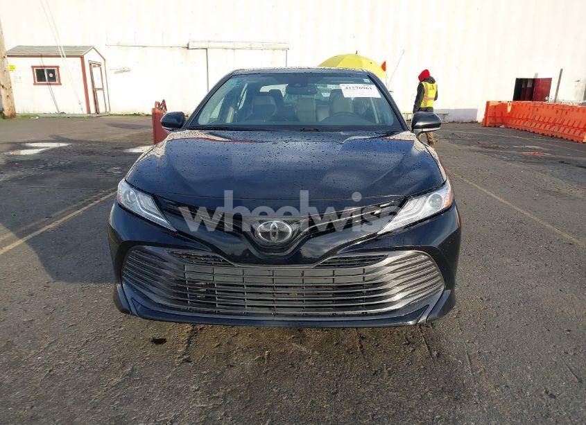 Photo 12 of 2019 Toyota Camry XLE (VIN 4T1B11HK0KU810527)