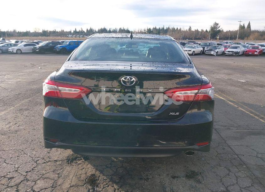 Photo 16 of 2019 Toyota Camry XLE (VIN 4T1B11HK0KU810527)