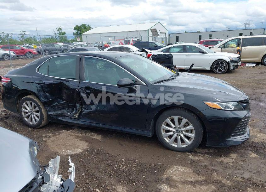 Photo 13 of 2019 Toyota Camry L/LE/SE/XLE (VIN 4T1B11HK0KU821995)