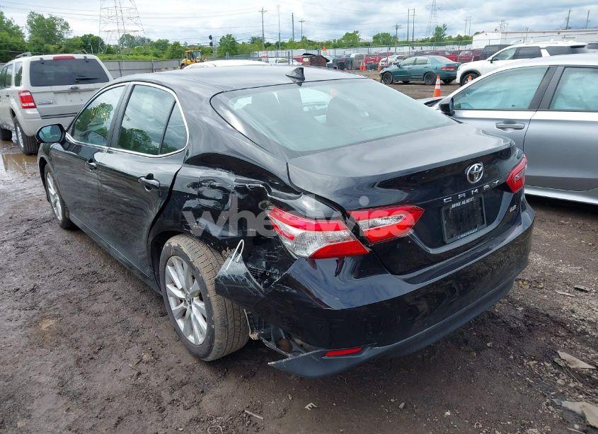 Photo 3 of 2019 Toyota Camry L/LE/SE/XLE (VIN 4T1B11HK0KU821995)