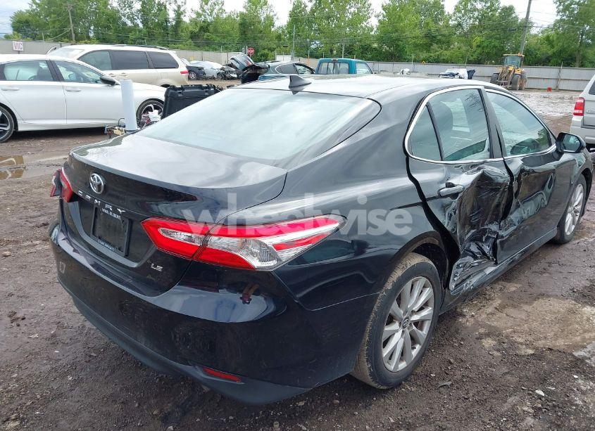 Photo 4 of 2019 Toyota Camry L/LE/SE/XLE (VIN 4T1B11HK0KU821995)