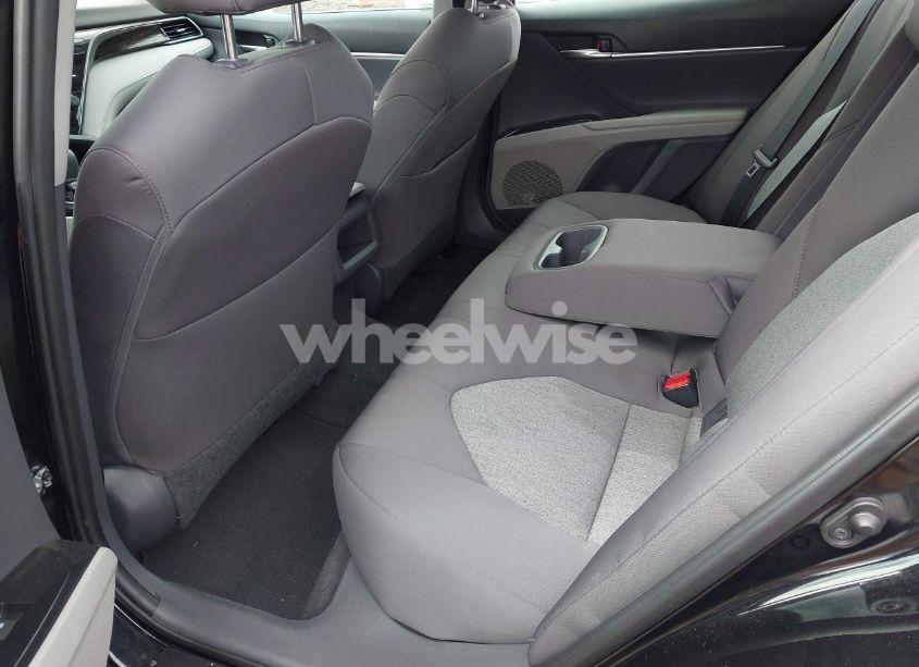 Photo 8 of 2019 Toyota Camry L/LE/SE/XLE (VIN 4T1B11HK0KU821995)