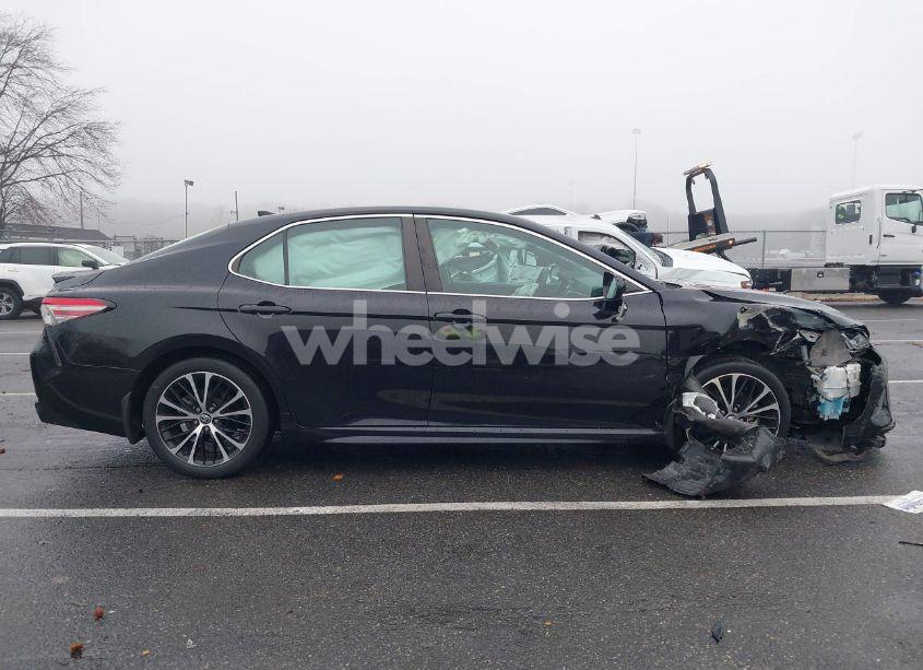 Photo 13 of 2019 Toyota Camry SE (VIN 4T1B11HK0KU845875)