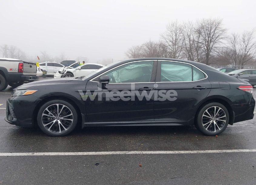 Photo 14 of 2019 Toyota Camry SE (VIN 4T1B11HK0KU845875)