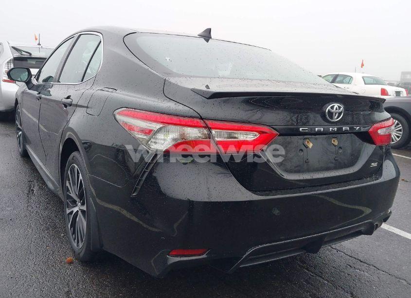 Photo 3 of 2019 Toyota Camry SE (VIN 4T1B11HK0KU845875)