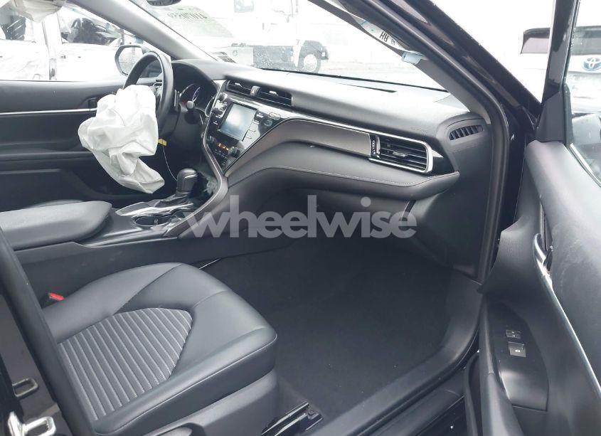 Photo 5 of 2019 Toyota Camry SE (VIN 4T1B11HK0KU845875)