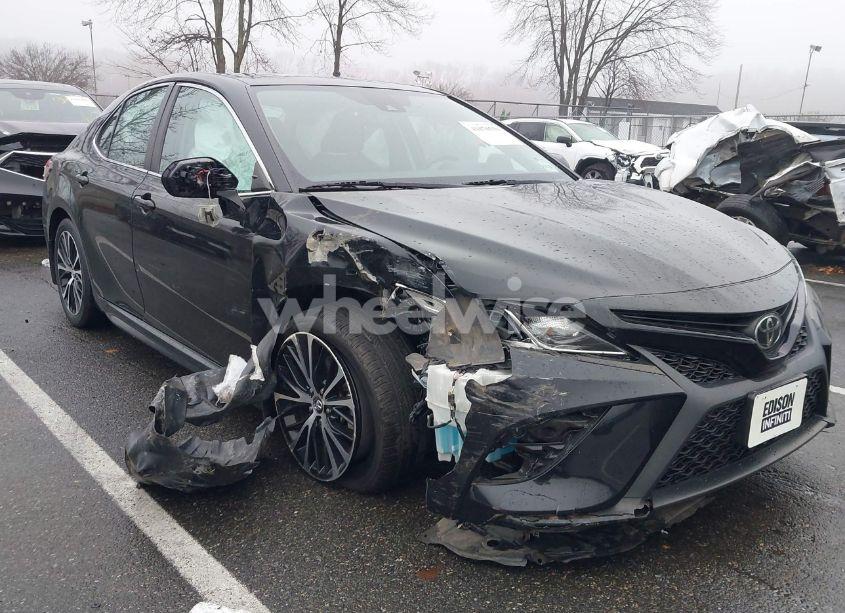 Photo 6 of 2019 Toyota Camry SE (VIN 4T1B11HK0KU845875)