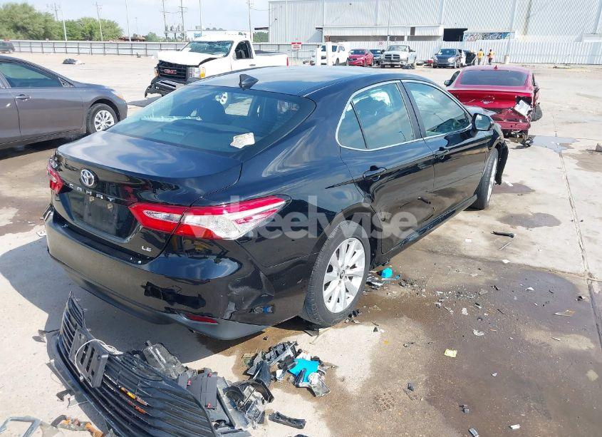 Photo 4 of 2019 Toyota Camry LE (VIN 4T1B11HK0KU849912)