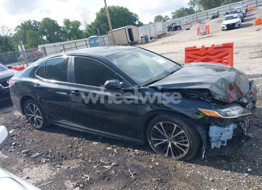 Photo 13 of 2019 Toyota Camry SE (VIN 4T1B11HK0KU854530)