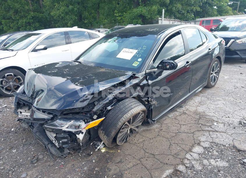 Photo 2 of 2019 Toyota Camry SE (VIN 4T1B11HK0KU854530)