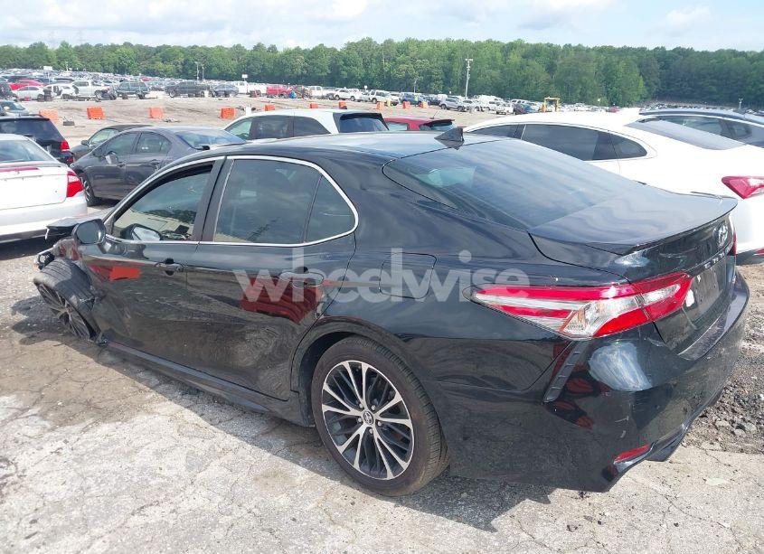 Photo 3 of 2019 Toyota Camry SE (VIN 4T1B11HK0KU854530)