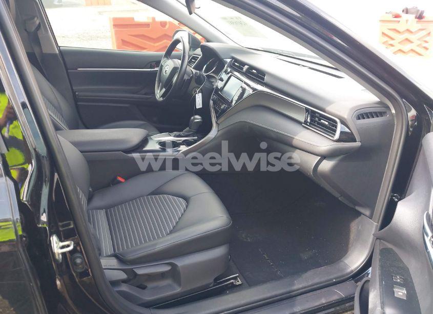 Photo 5 of 2019 Toyota Camry SE (VIN 4T1B11HK0KU854530)