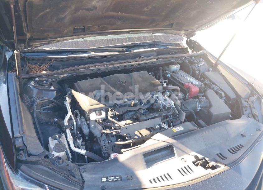 Photo 10 of 2018 Toyota Camry SE (VIN 4T1B11HK1JU019602)