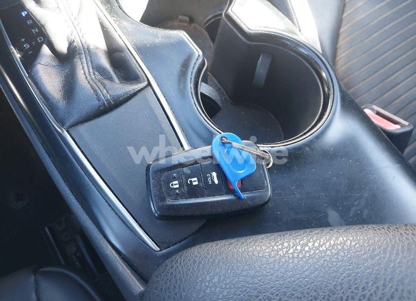 Photo 11 of 2018 Toyota Camry SE (VIN 4T1B11HK1JU019602)