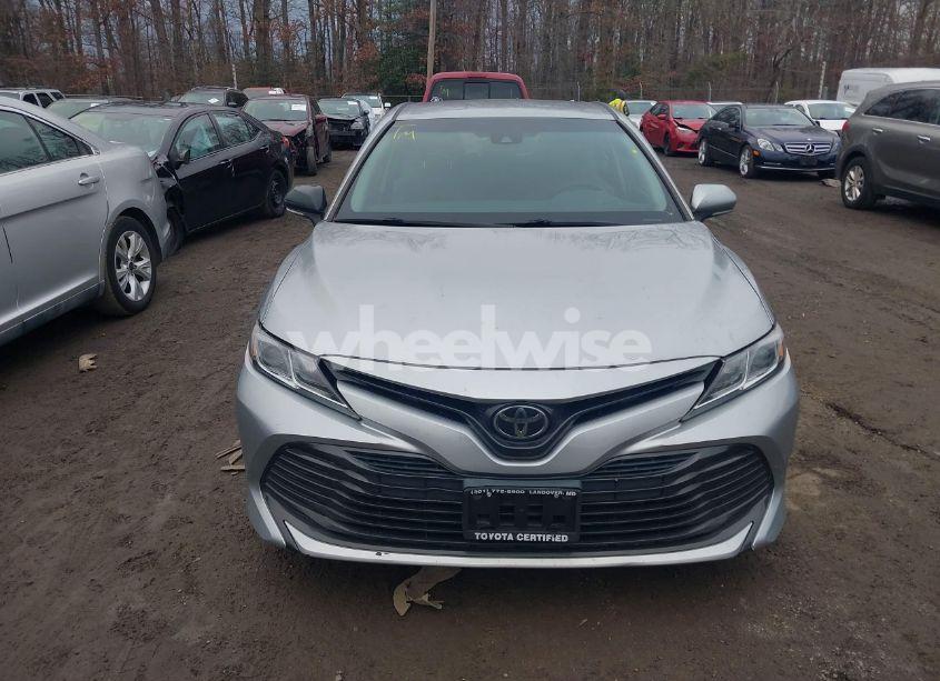 Photo 12 of 2018 Toyota Camry LE (VIN 4T1B11HK1JU024833)