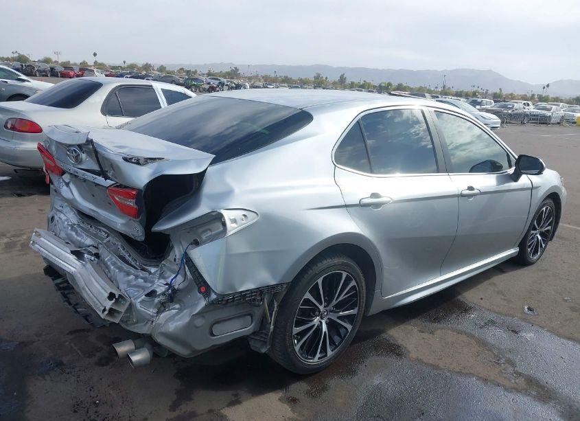 Photo 4 of 2018 Toyota Camry SE (VIN 4T1B11HK1JU047495)