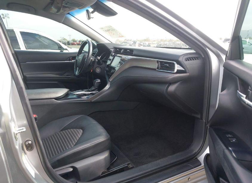 Photo 5 of 2018 Toyota Camry SE (VIN 4T1B11HK1JU047495)