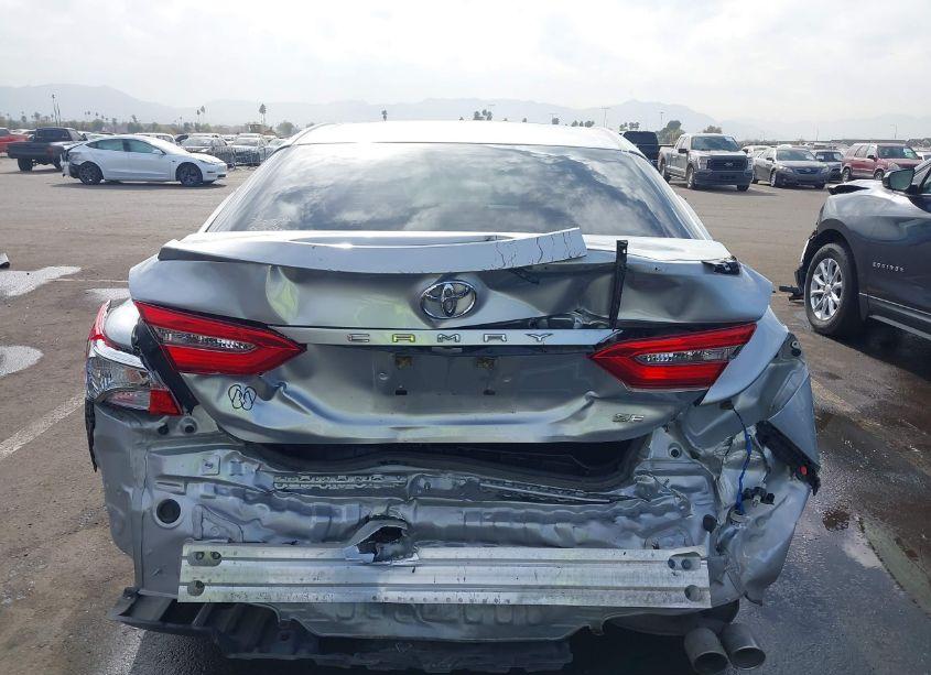 Photo 6 of 2018 Toyota Camry SE (VIN 4T1B11HK1JU047495)