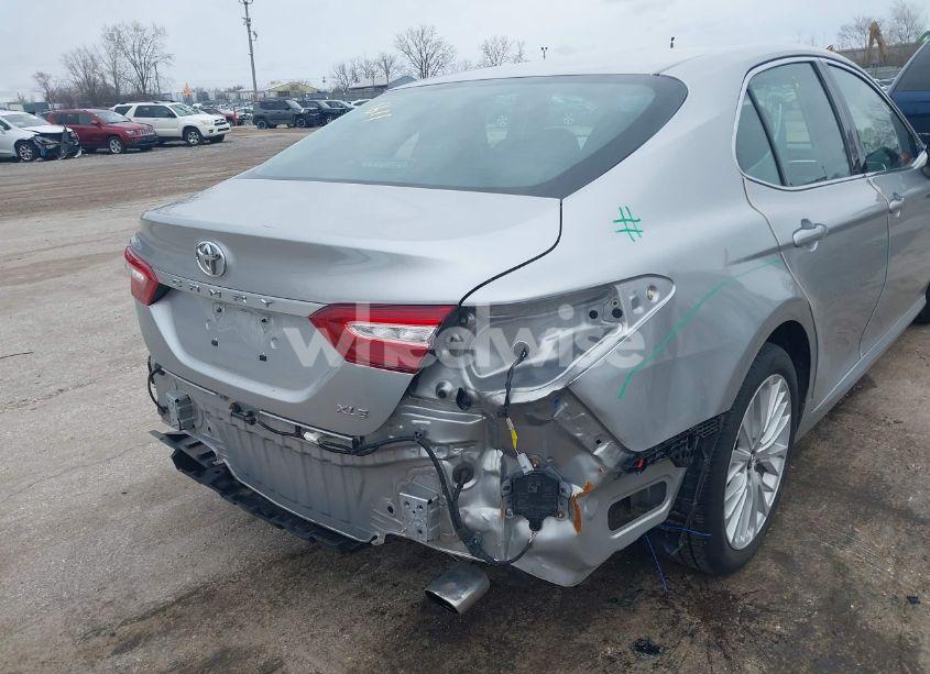 Photo 6 of 2018 Toyota Camry XLE (VIN 4T1B11HK1JU048369)