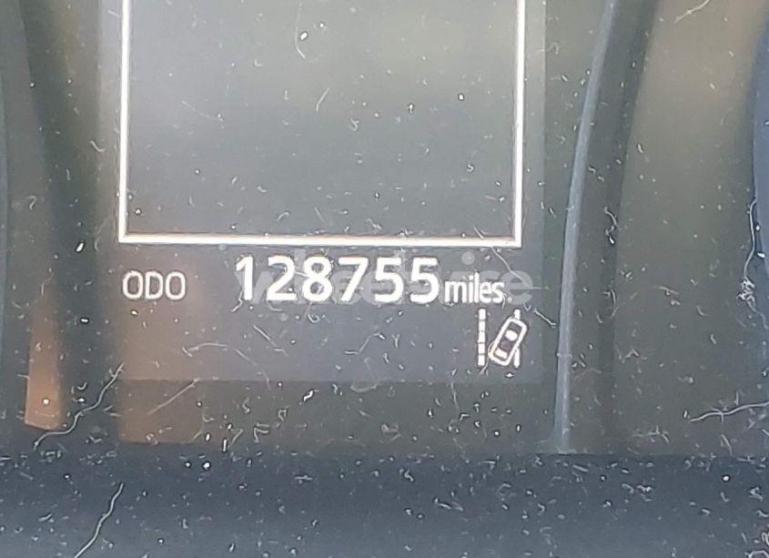 Photo 15 of 2018 Toyota Camry LE (VIN 4T1B11HK1JU060571)