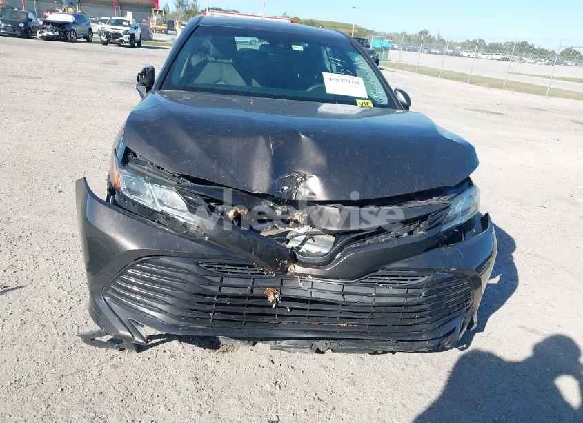 Photo 6 of 2018 Toyota Camry LE (VIN 4T1B11HK1JU060571)