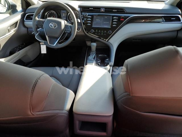 Photo 6 of 2018 TOYOTA CAMRY L (VIN 4T1B11HK1JU063812)