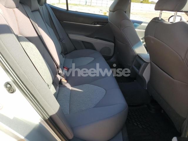 Photo 9 of 2018 TOYOTA CAMRY L (VIN 4T1B11HK1JU063812)