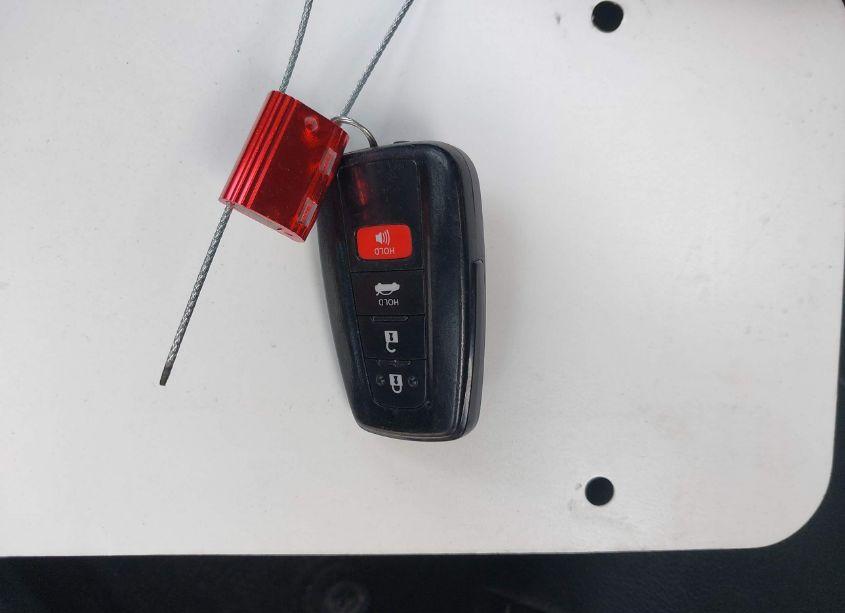 Photo 11 of 2018 Toyota Camry SE (VIN 4T1B11HK1JU065124)