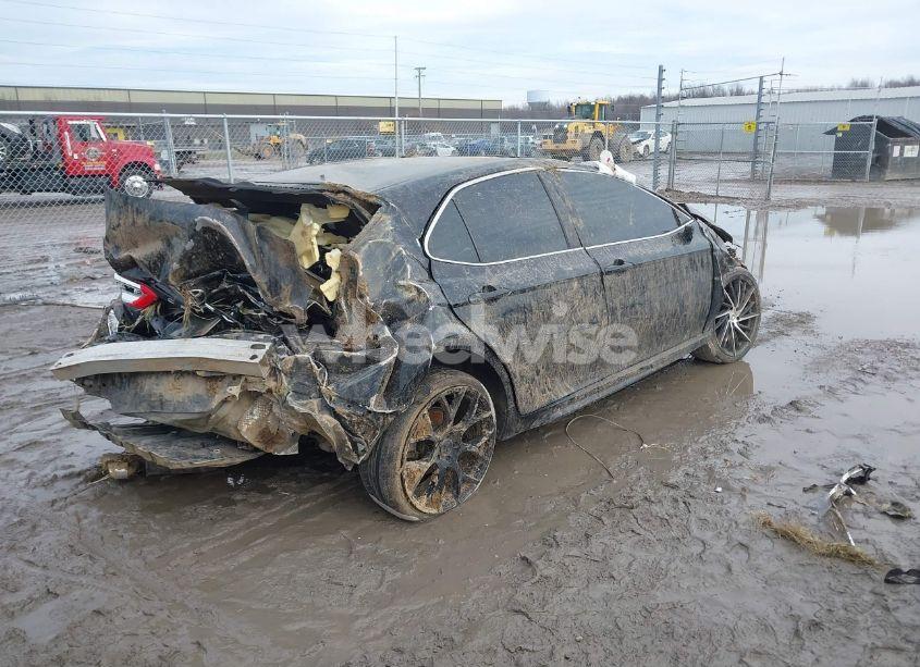 Photo 4 of 2018 Toyota Camry SE (VIN 4T1B11HK1JU066497)