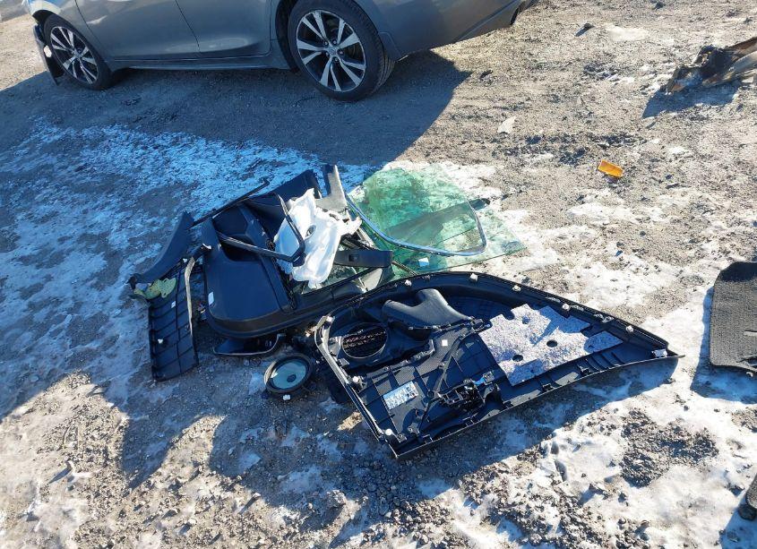 Photo 12 of 2018 Toyota Camry LE (VIN 4T1B11HK1JU088449)