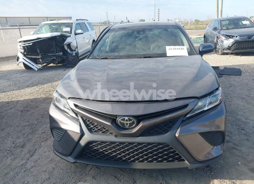 Photo 12 of 2018 Toyota Camry SE (VIN 4T1B11HK1JU097829)