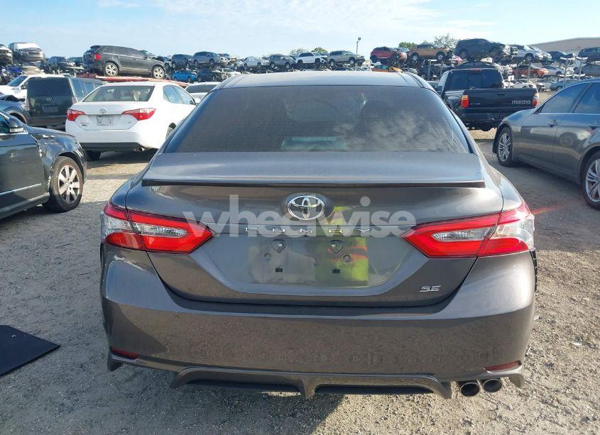 Photo 16 of 2018 Toyota Camry SE (VIN 4T1B11HK1JU097829)