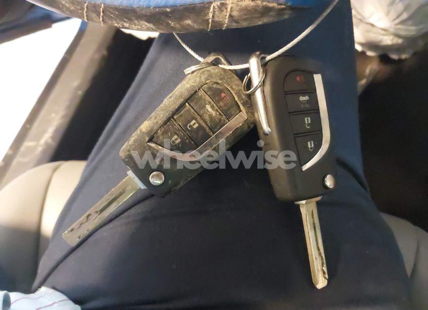 Photo 11 of 2018 Toyota Camry SE (VIN 4T1B11HK1JU102589)