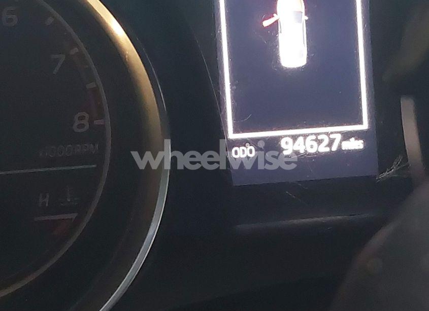 Photo 16 of 2018 Toyota Camry SE (VIN 4T1B11HK1JU102589)