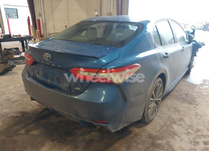 Photo 4 of 2018 Toyota Camry SE (VIN 4T1B11HK1JU102589)