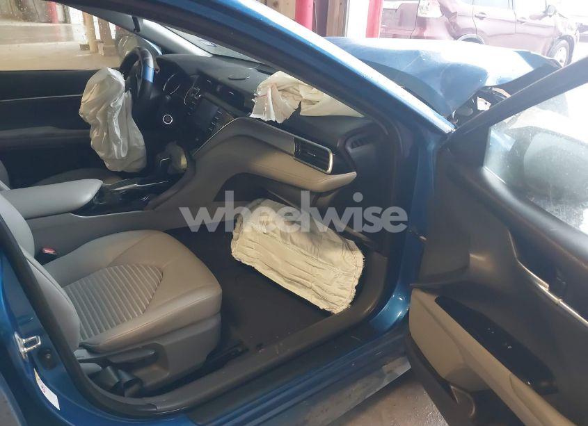 Photo 5 of 2018 Toyota Camry SE (VIN 4T1B11HK1JU102589)