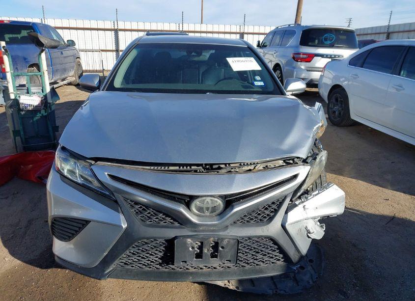 Photo 12 of 2018 Toyota Camry SE (VIN 4T1B11HK1JU109056)