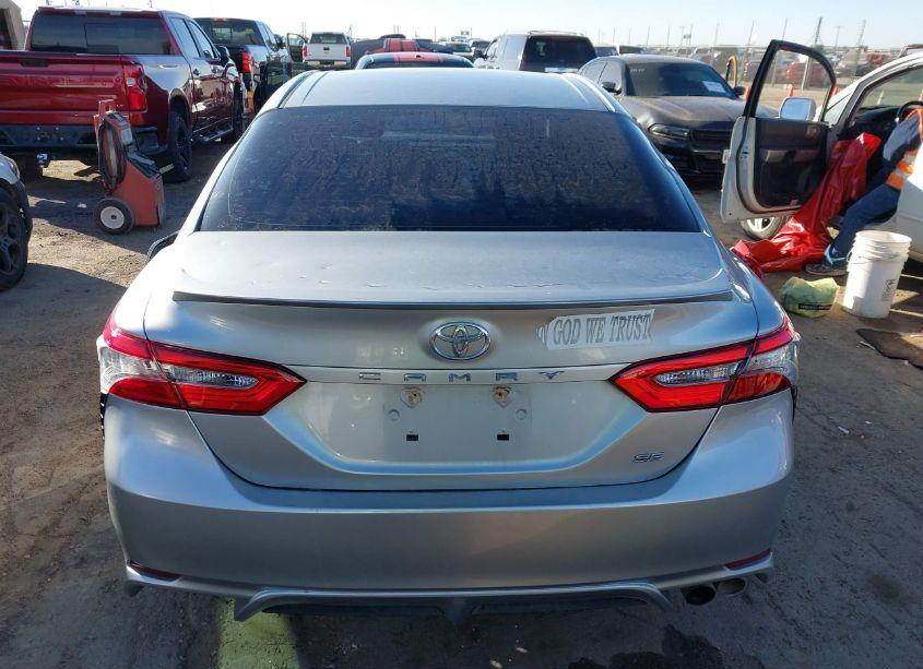 Photo 16 of 2018 Toyota Camry SE (VIN 4T1B11HK1JU109056)