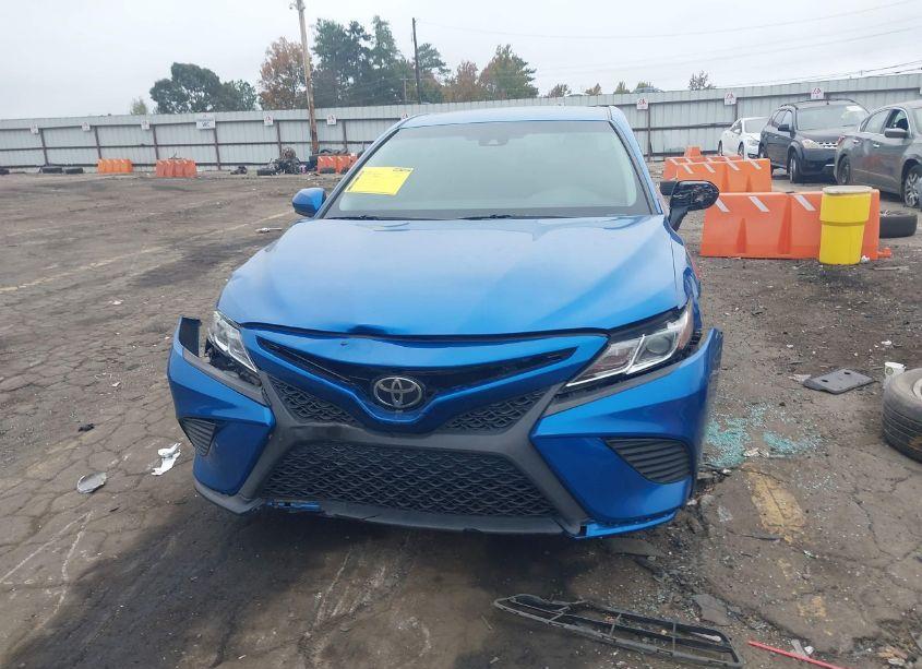 Photo 12 of 2018 Toyota Camry SE (VIN 4T1B11HK1JU127590)