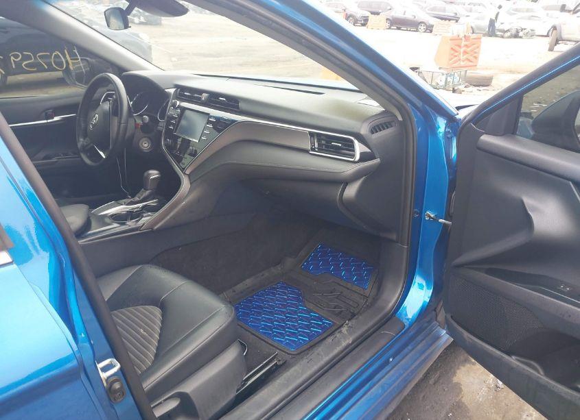 Photo 5 of 2018 Toyota Camry SE (VIN 4T1B11HK1JU127590)