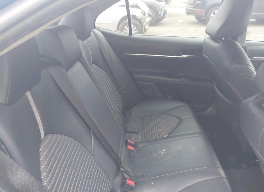 Photo 8 of 2018 Toyota Camry SE (VIN 4T1B11HK1JU127590)