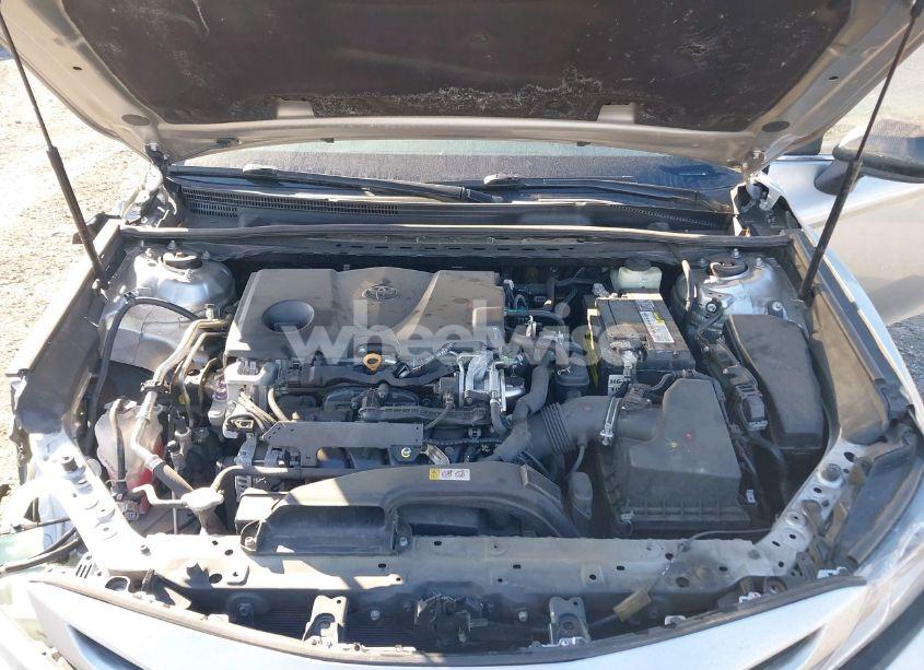 Photo 10 of 2018 Toyota Camry SE (VIN 4T1B11HK1JU141098)