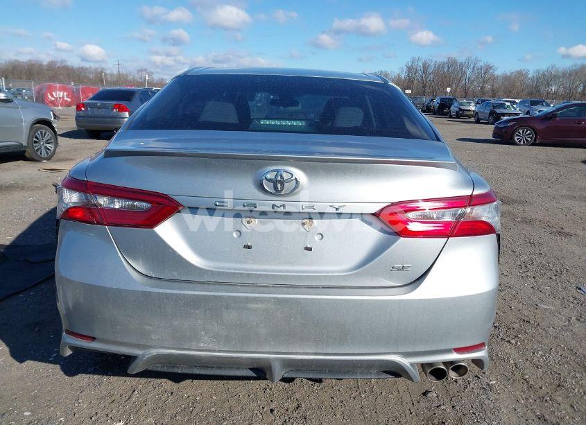 Photo 17 of 2018 Toyota Camry SE (VIN 4T1B11HK1JU141098)