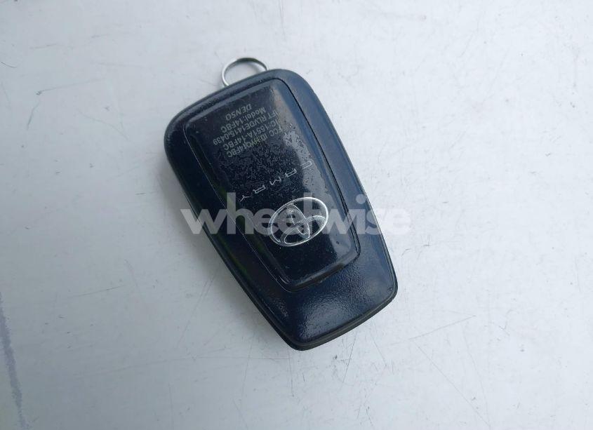 Photo 11 of 2018 Toyota Camry SE (VIN 4T1B11HK1JU157270)