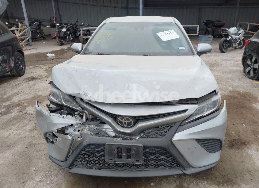 Photo 12 of 2018 Toyota Camry SE (VIN 4T1B11HK1JU157270)
